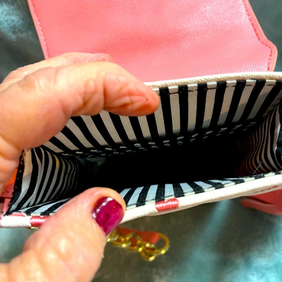 Ladies Luv Betsy/Betsy Johnson wallet on a strings,NWT,super nice, coral&white - Picture 3 of 6